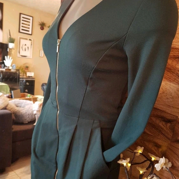 DYNAMITE ZIPPER DRESS w Pockets!! Like NEW - Picture 2 of 3